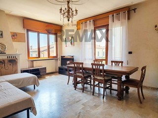 Quadrilocale in Vendita a Marone, 229'000&euro;, 145 m²