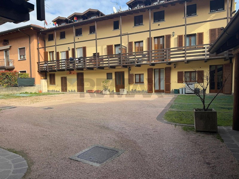 Trilocale in Vendita a Curno, 155'000&euro;, 68 m²