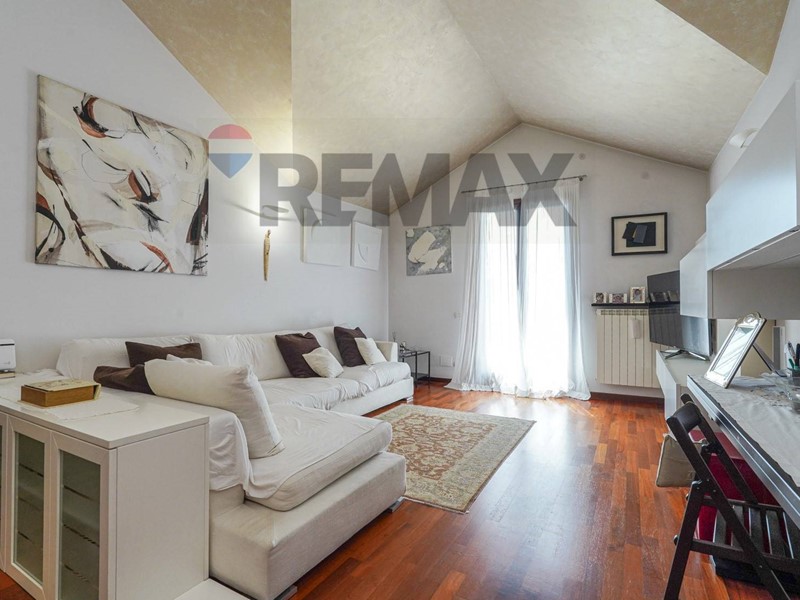 Trilocale in Vendita a Bernareggio, 237'000&euro;, 117 m²
