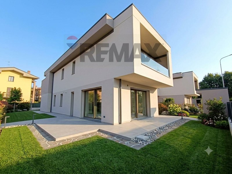 Quadrilocale in Vendita a Mapello, 385'000&euro;, 169 m²