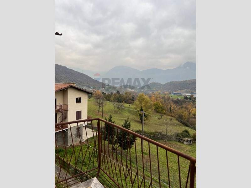 Trilocale in Vendita a Sovere, 48'000&euro;, 60 m²