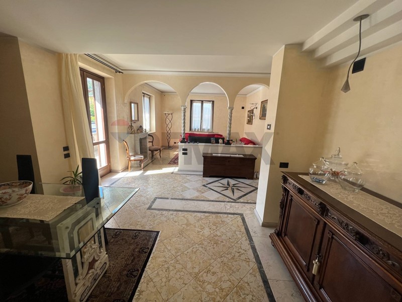 Appartamento in Vendita a Pradalunga, 269'000&euro;, 239 m²