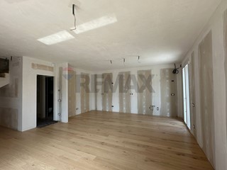 Quadrilocale in Vendita a Azzano San Paolo, 475'000&euro;, 128 m²