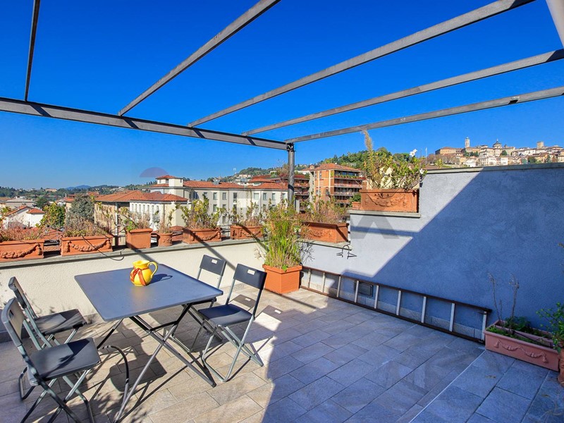 Attico in Vendita a Bergamo, 590'000&euro;, 140 m²