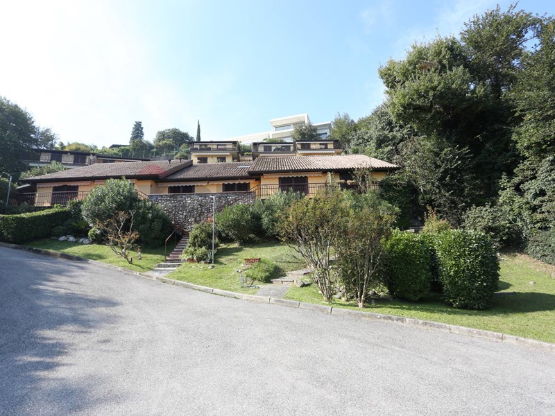 Trilocale in Vendita a Padenghe sul Garda, 70 m²