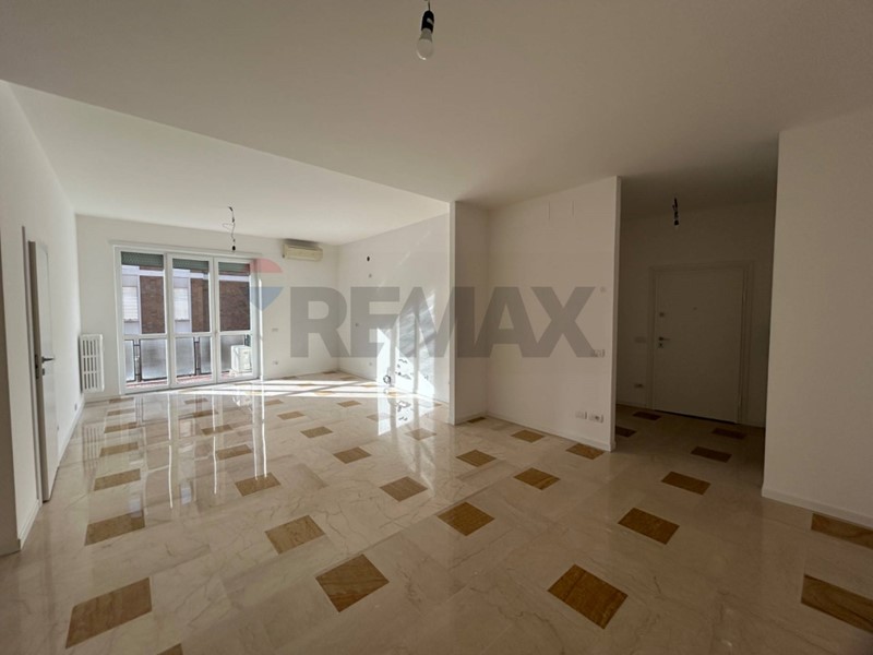 Quadrilocale in Vendita a Bergamo, 460'000&euro;, 145 m²
