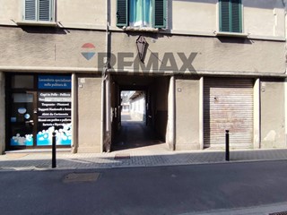 Trilocale in Vendita a Gorla Minore, 65'000&euro;, 93 m²