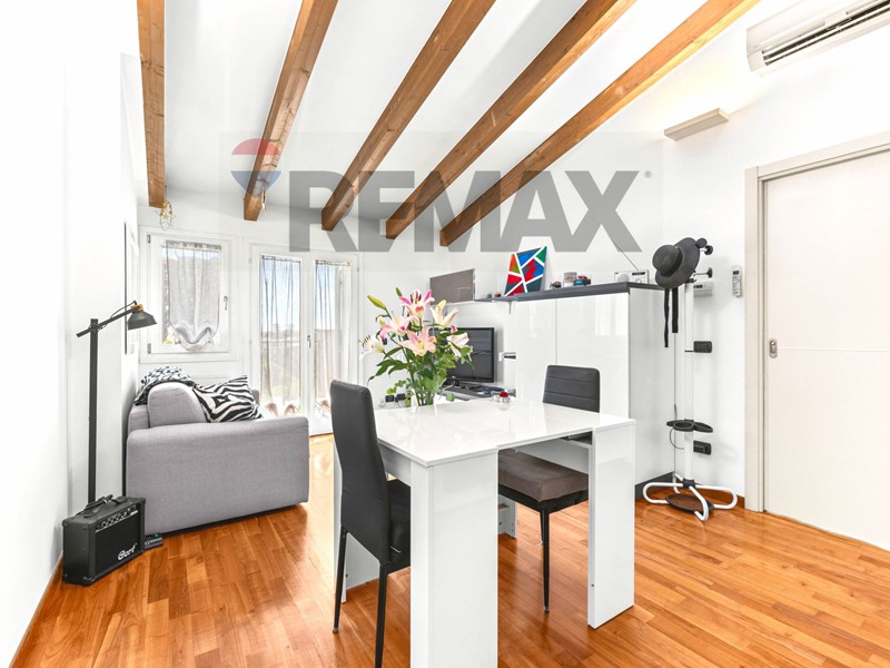 Bilocale in Vendita a Milano, 235'000&euro;, 50 m²