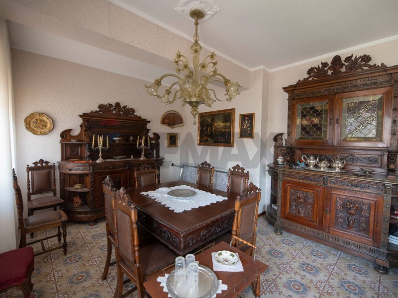 Appartamento in Vendita a Falconara Marittima, 192'000&euro;, 180 m²