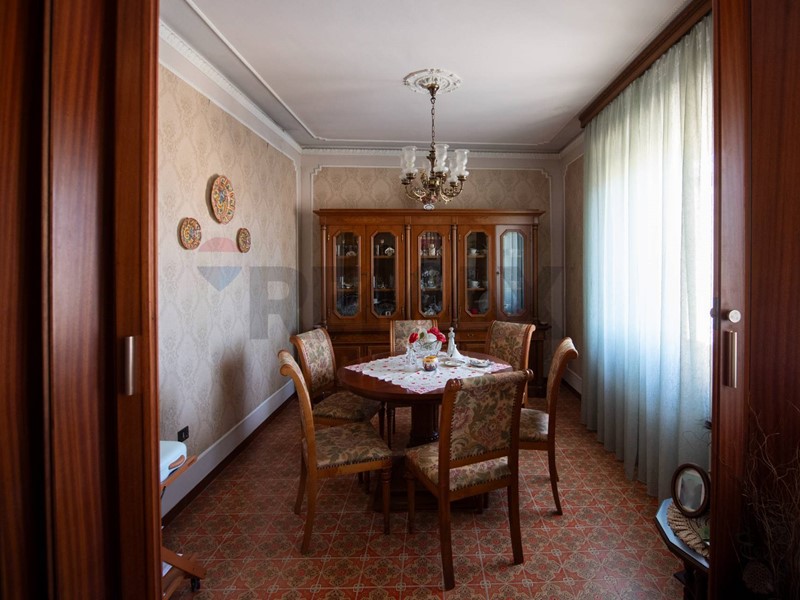 Appartamento in Vendita a Castelleone di Suasa, 63'000&euro;, 120 m²