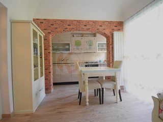 Appartamento in Vendita a Sassari, 95'000&euro;, 80 m²