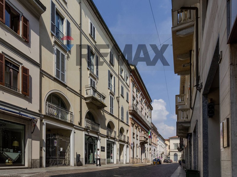 Quadrilocale in Vendita a Vigevano, 298'700&euro;, 163 m²