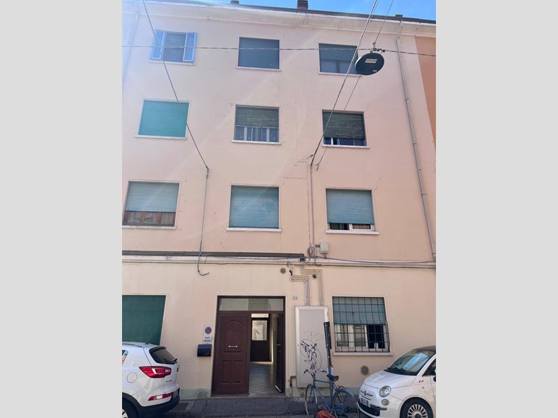 Bilocale in Vendita a Ferrara, 78'000&euro;, 50 m²
