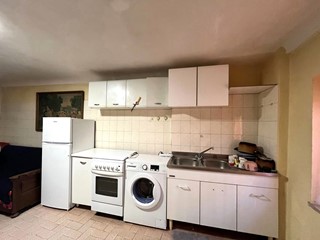Trilocale in Vendita a Venasca, 32'000&euro;, 70 m², arredato