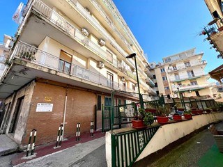 Trilocale in Vendita a Pozzuoli, 250'000&euro;, 100 m²