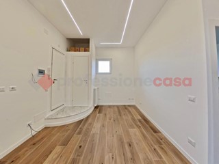 Bilocale in Vendita a Roma, 220'000&euro;, 46 m², arredato