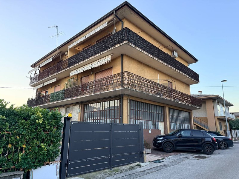 Appartamento in Vendita a Montecchio Maggiore, 140'000&euro;, 95 m²