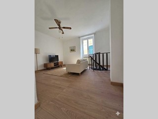 Appartamento in Vendita a Follo, zona Bastremoli, 59'000&euro;, 109 m²