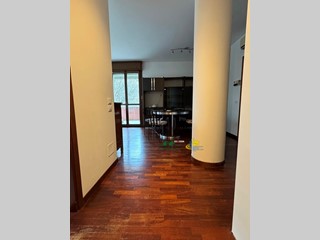 Appartamento in Affitto a Parma, 980&euro;, 90 m², arredato