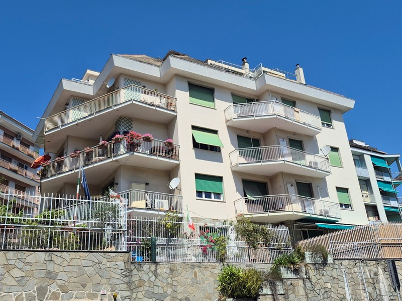 Appartamento in Affitto a Genova, zona Albaro, 850&euro;, 88 m²