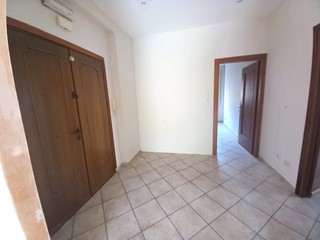 Trilocale in Vendita a Guidonia Montecelio, zona Villanova, 105'000&euro;, 75 m²