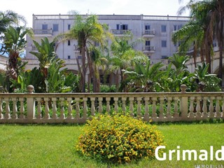 Trilocale in Vendita a Gallipoli, 150'000&euro;, 85 m², con Box