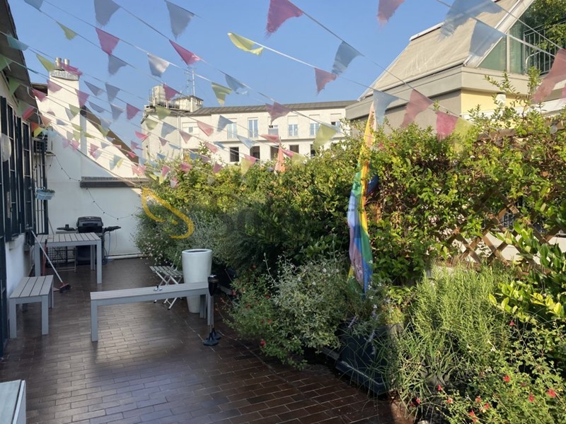 Bilocale in Affitto a Milano, zona Centro, 2'100&euro;, 80 m², arredato