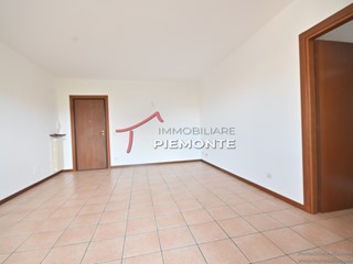 Bilocale in Vendita a Briga Novarese, 110'000&euro;, 65 m², con Box