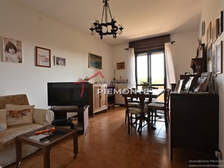Trilocale in Vendita a Borgomanero, 140'500&euro;, 85 m², con Box