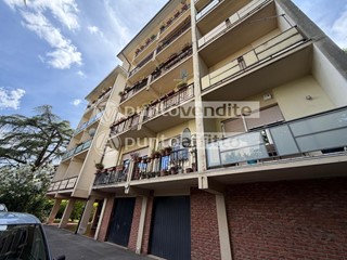 Appartamento in Vendita a Lucca, zona San Concordio Contrada, 205'000&euro;, 120 m², con Box