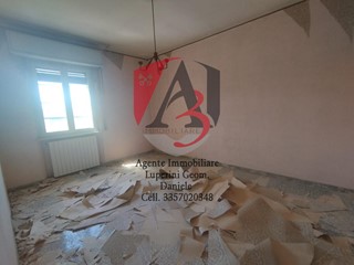 Trilocale in Vendita a Pisa, 185'000&euro;, 70 m², con Box
