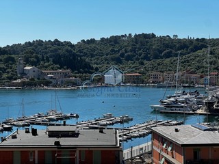 Appartamento in Vendita a Portovenere, zona Le Grazie, 260'000&euro;, 110 m², arredato