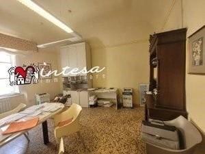 Trilocale in Vendita a Pisa, 168'000&euro;, 75 m²