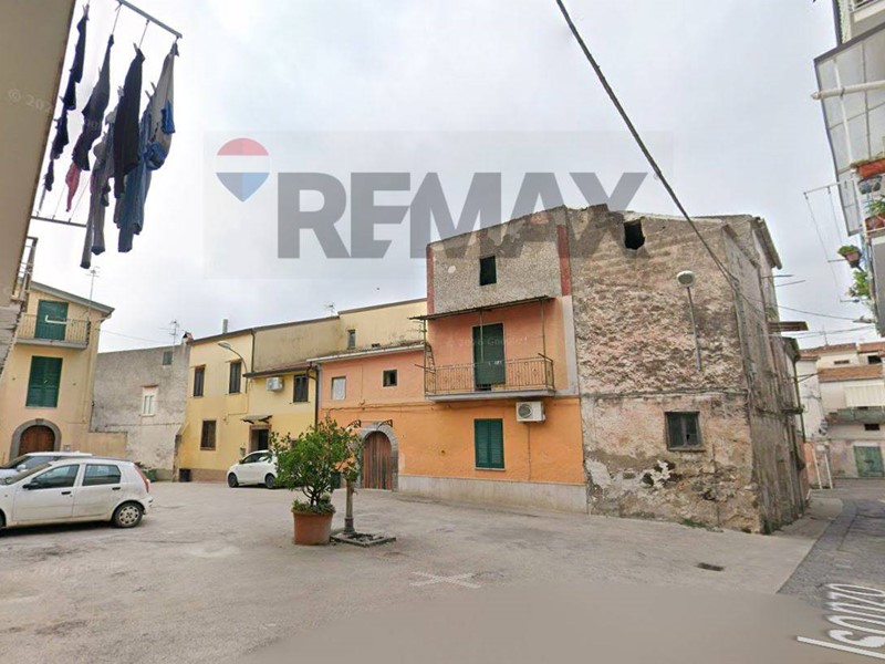 Quadrilocale in Vendita a Carinola, 30'000&euro;, 169 m²