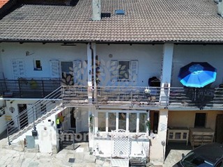 Appartamento in Vendita a Giaveno, 160'000&euro;, 182 m²