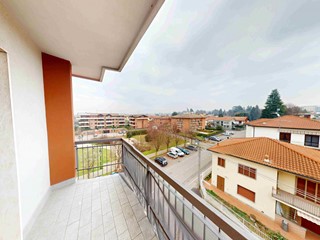 Bilocale in Vendita a Tradate, 92'000&euro;, 73 m²