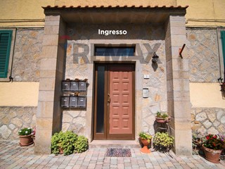 Appartamento in Vendita a Roccastrada, 43'000&euro;, 87 m²