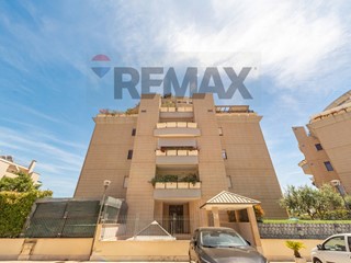 Trilocale in Vendita a Roma, 235'000&euro;, 71 m²