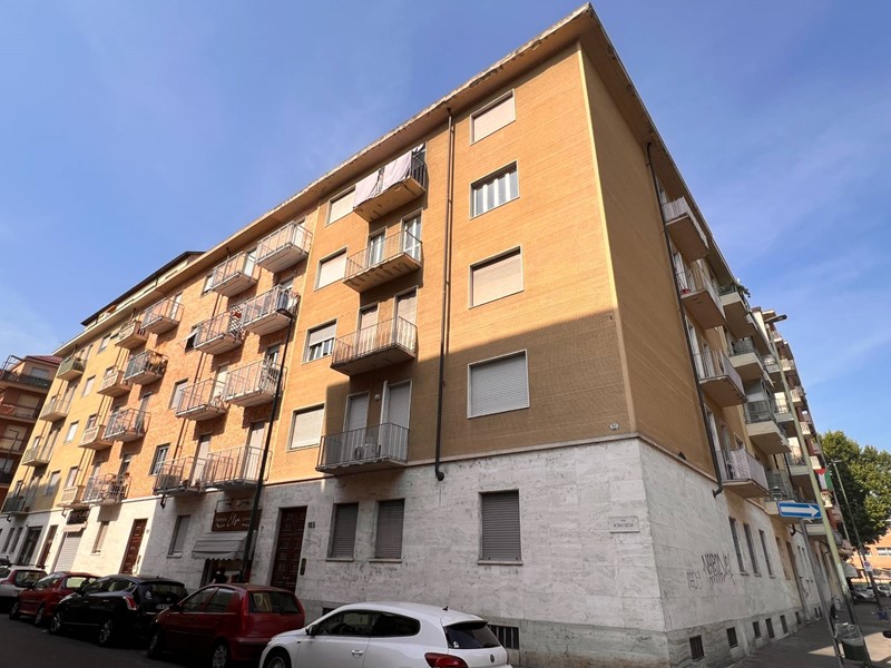 Bilocale in Vendita a Torino, 89'000&euro;, 60 m²