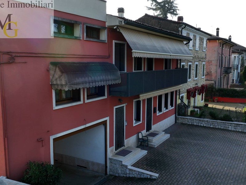 Quadrilocale in Vendita a Monteforte d'Alpone, 200'000&euro;, 150 m²