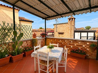 Appartamento in Affitto a Ferrara, 1'300&euro;, 200 m²