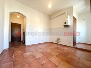 Trilocale in Vendita a Verona, 175'000&euro;, 50 m², con Box