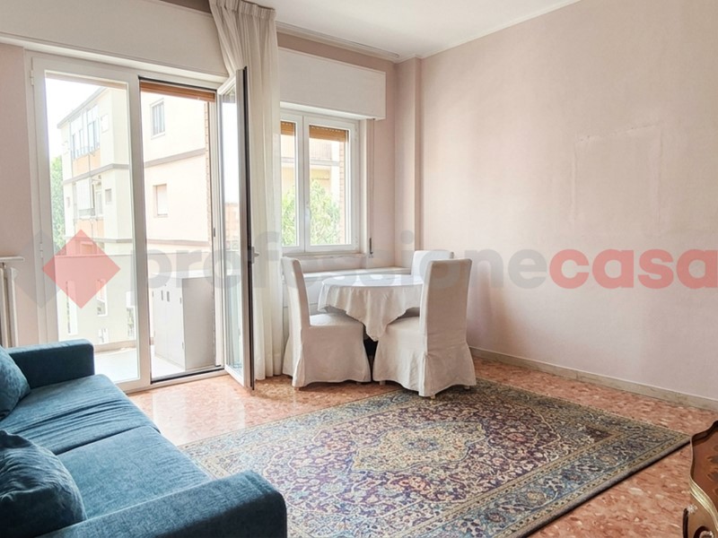 Trilocale in Affitto a Bari, 1'100&euro;, 100 m², arredato