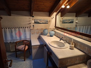 Trilocale in Vendita a Cressa, 98'000&euro;, 114 m², arredato