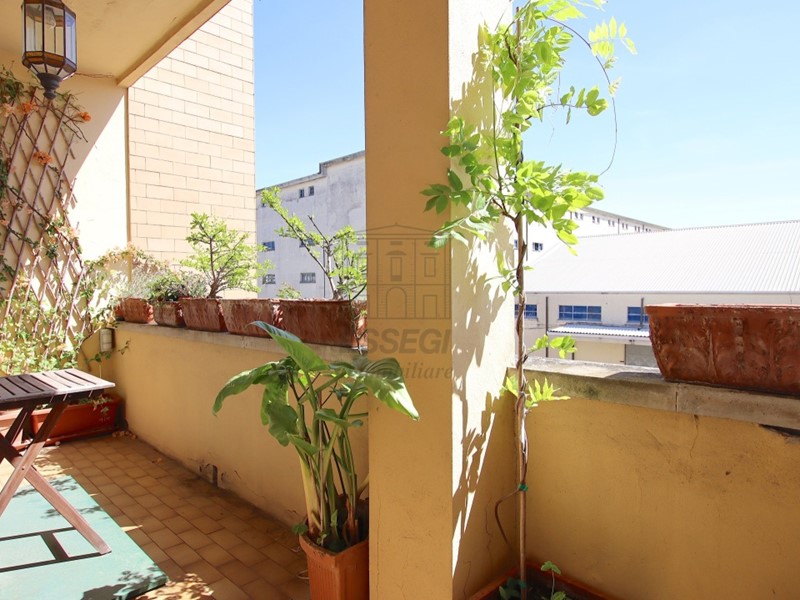 Appartamento in Vendita a Lucca, zona Circonvallazione, 400'000&euro;, 145 m², con Box