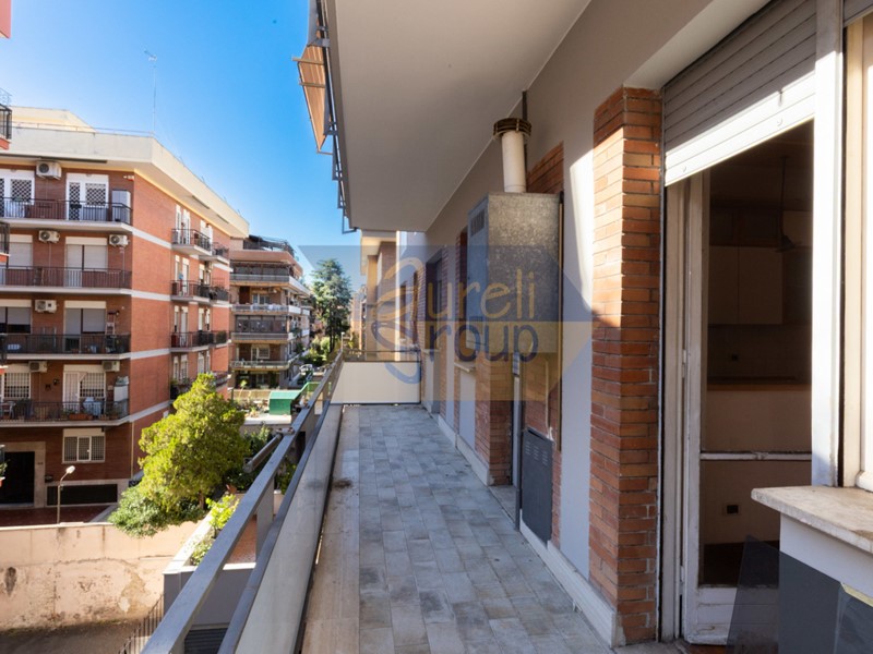 Bilocale in Vendita a Roma, zona Appio Claudio, 270'000&euro;, 60 m²