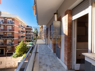Bilocale in Vendita a Roma, zona Appio Claudio, 270'000&euro;, 60 m²