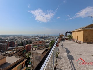 Appartamento in Vendita a Genova, zona Sestri Ponente, 99'000&euro;, 88 m²