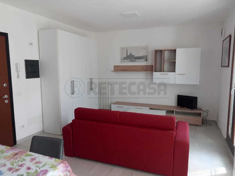 Monolocale in Affitto a Crema, 550&euro;, 35 m², arredato