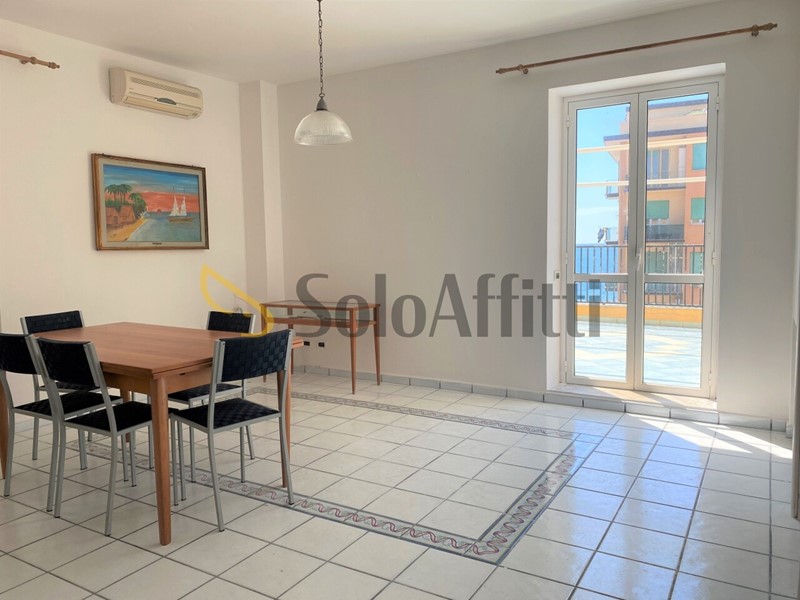 Quadrilocale in Affitto a Catanzaro, zona Lido Corso, 800&euro;, 100 m², arredato
